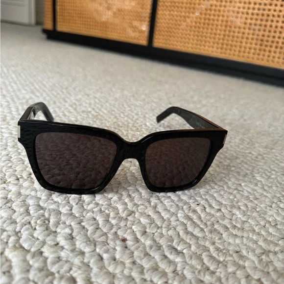 Saint Laurent SL507 - like brand new